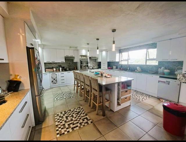 4 BEDROOM HOUSE FOR SALE IN HEUWELOORD